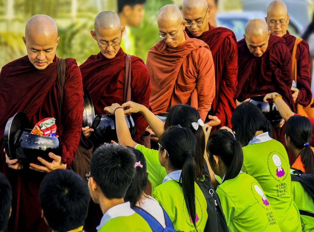 The Science-Backed Benefits of an Evening Gratitude Ritual